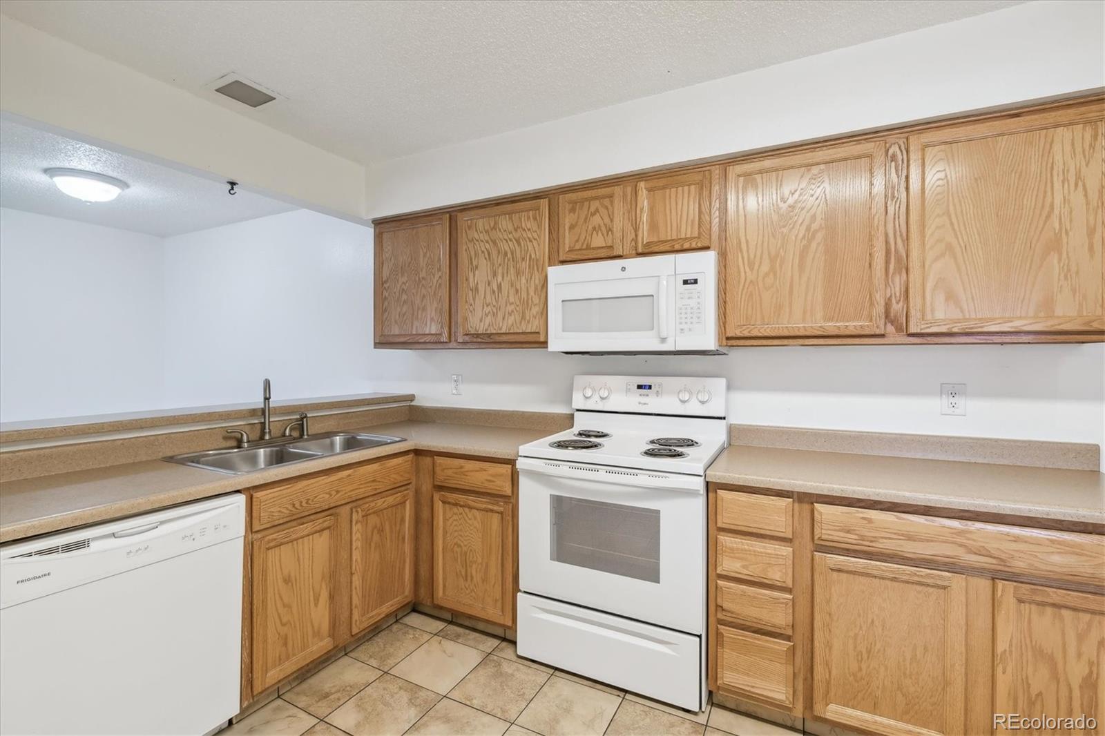2380 E Fremont Unit: H20