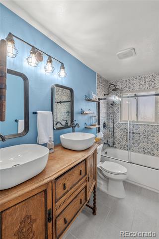 6252 W 70th Place