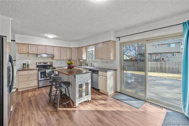 6252 W 70th Place