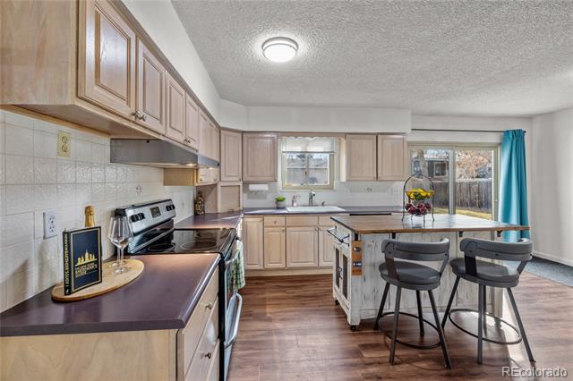 6252 W 70th Place
