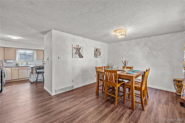 6252 W 70th Place
