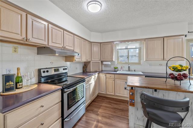 6252 W 70th Place