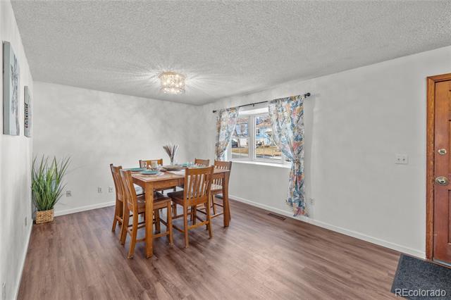 6252 W 70th Place