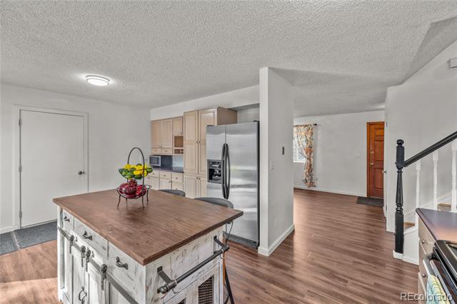 6252 W 70th Place