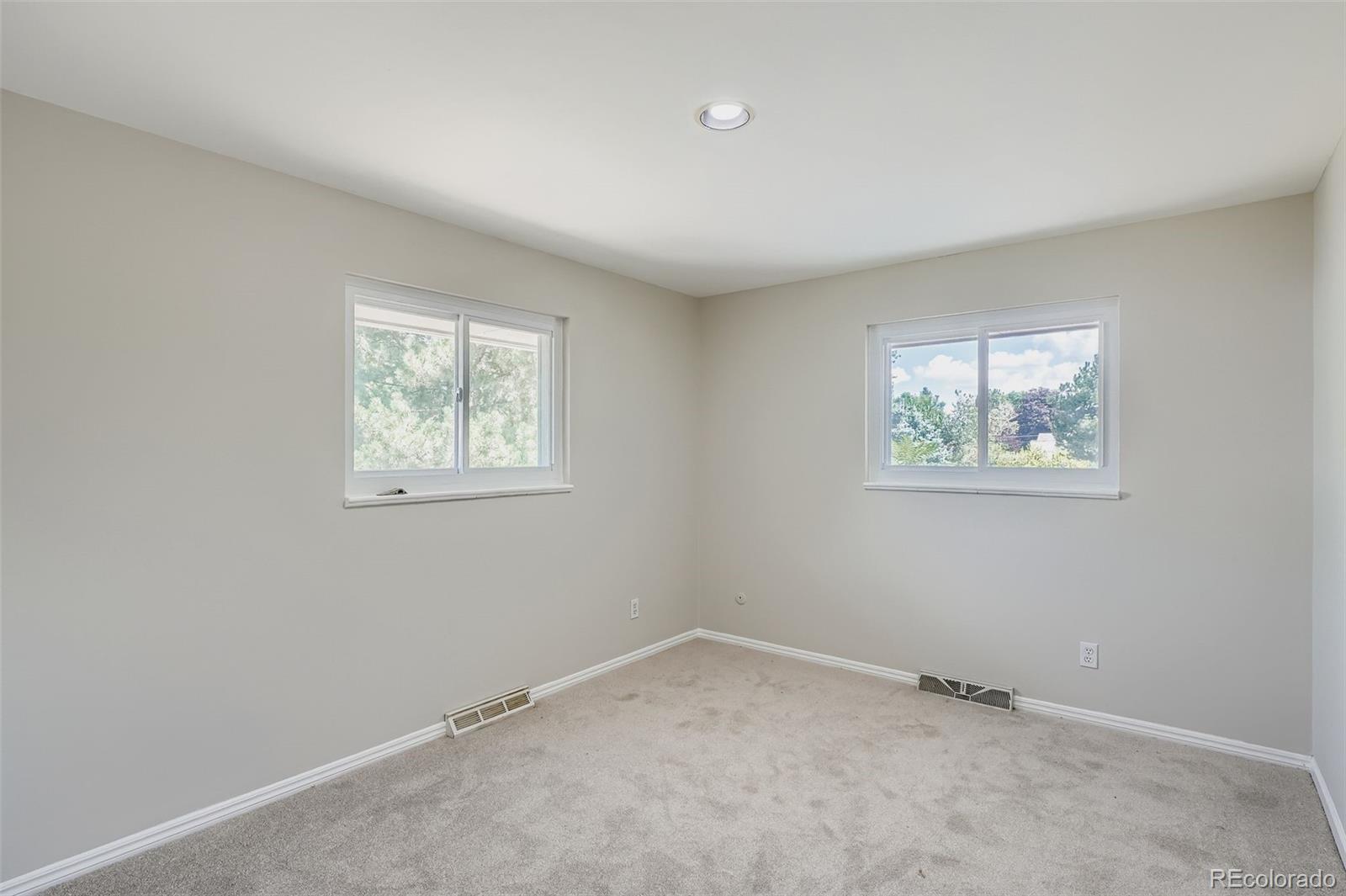 1035 S Elmira Street