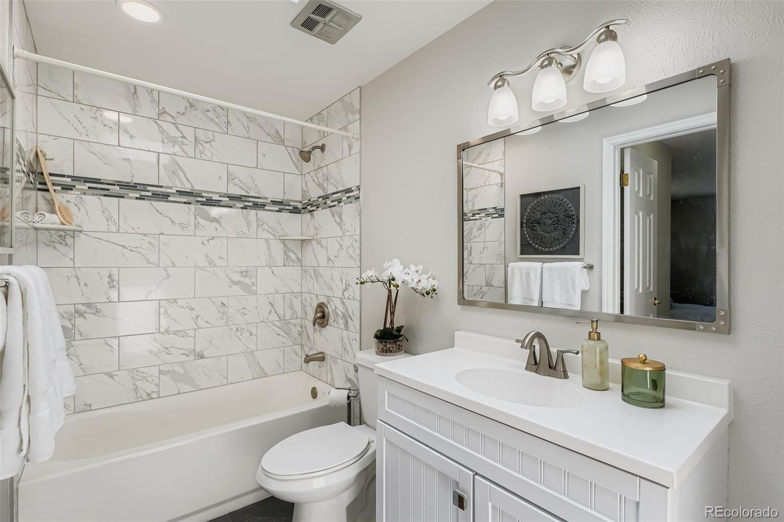 1035 S Elmira Street