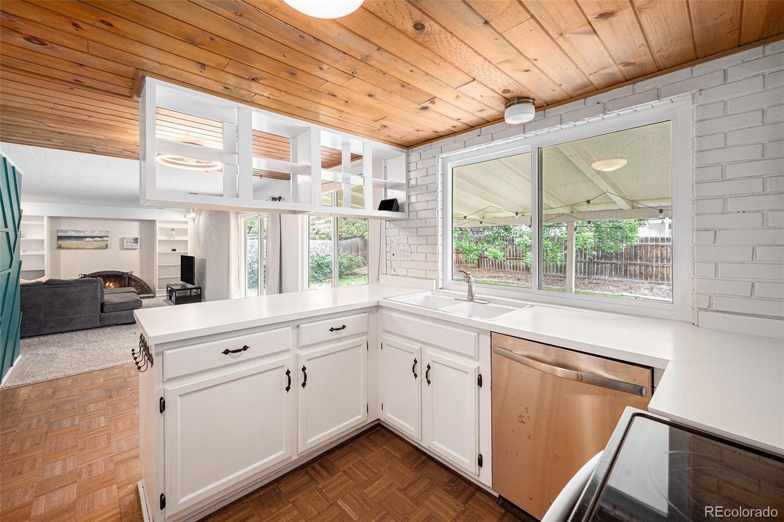 3756 S Mission Parkway