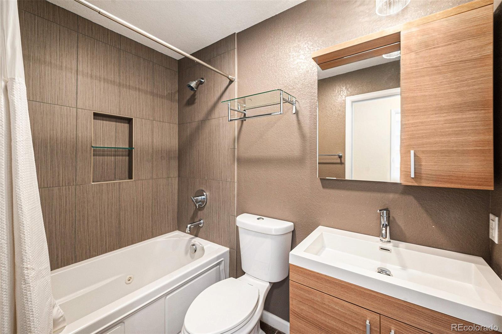 3756 S Mission Parkway