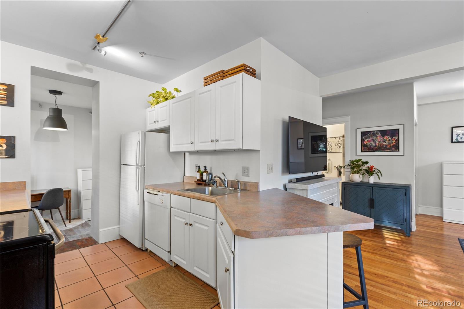 325 E 18th Avenue