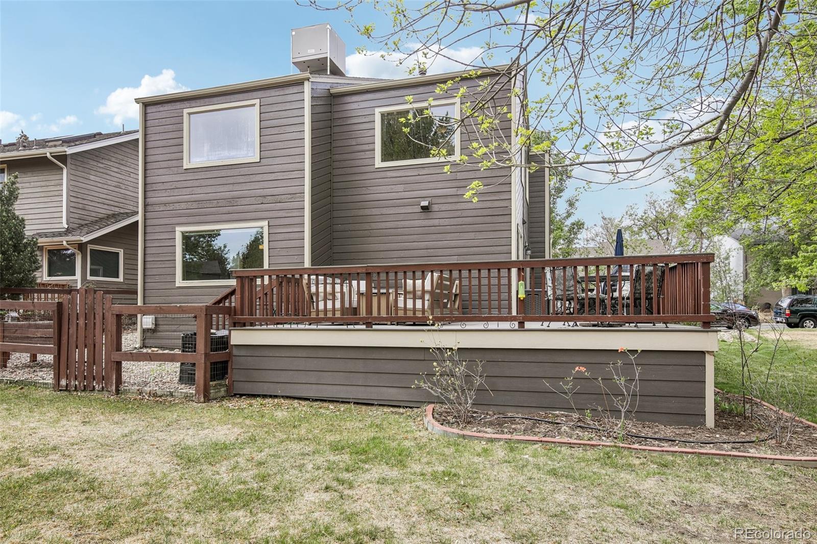 869 W Barberry Circle