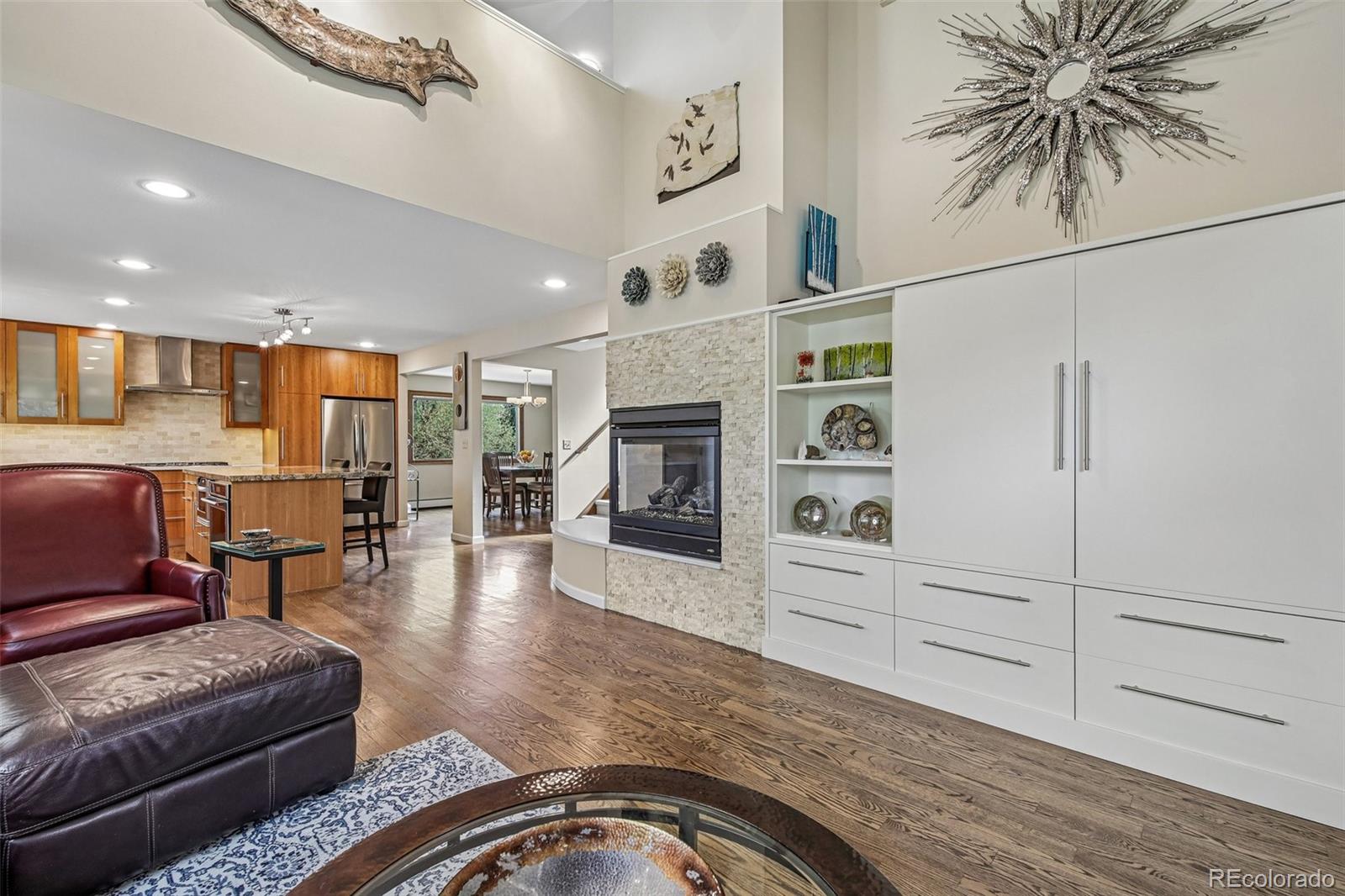 869 W Barberry Circle