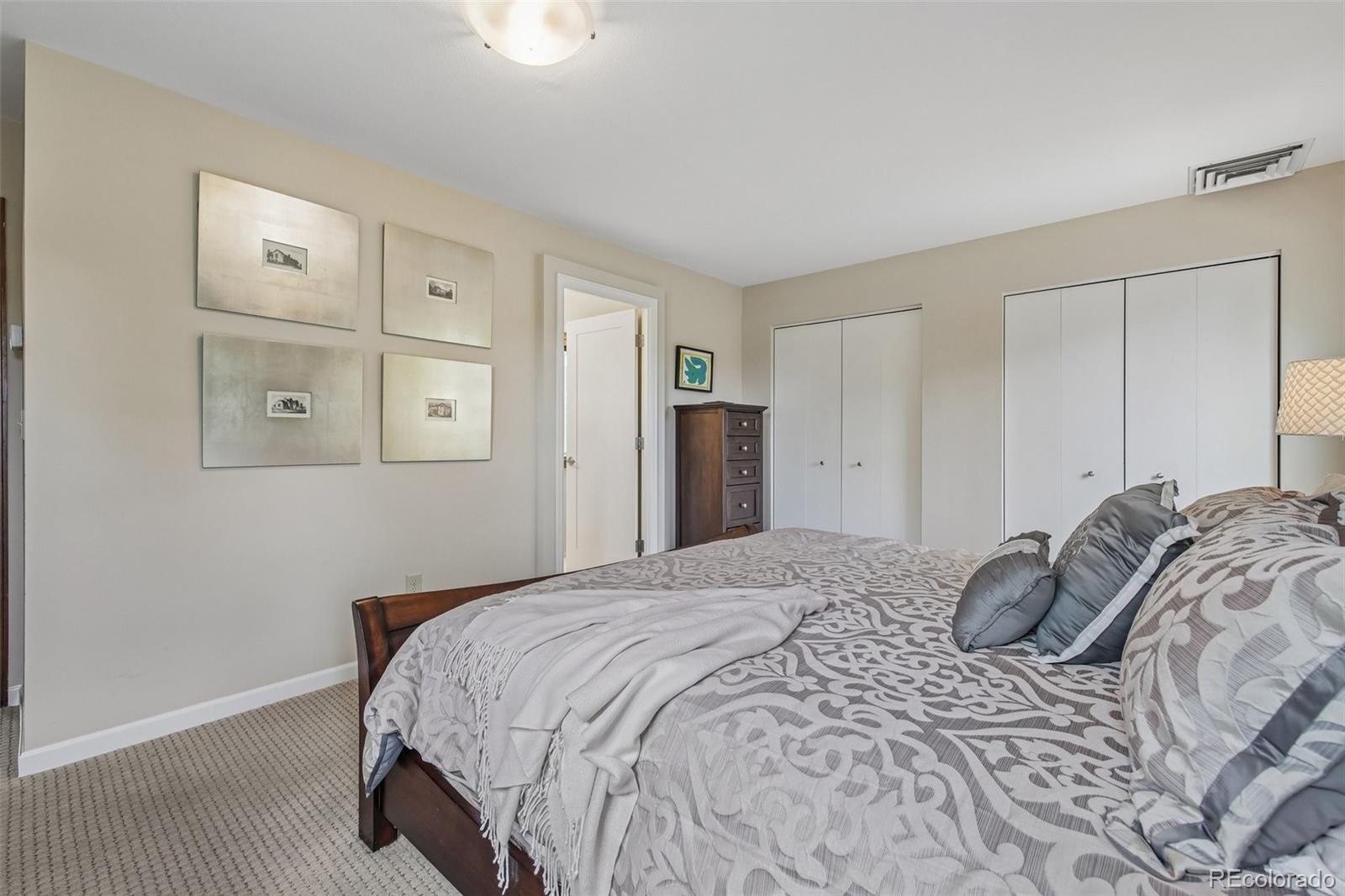 869 W Barberry Circle
