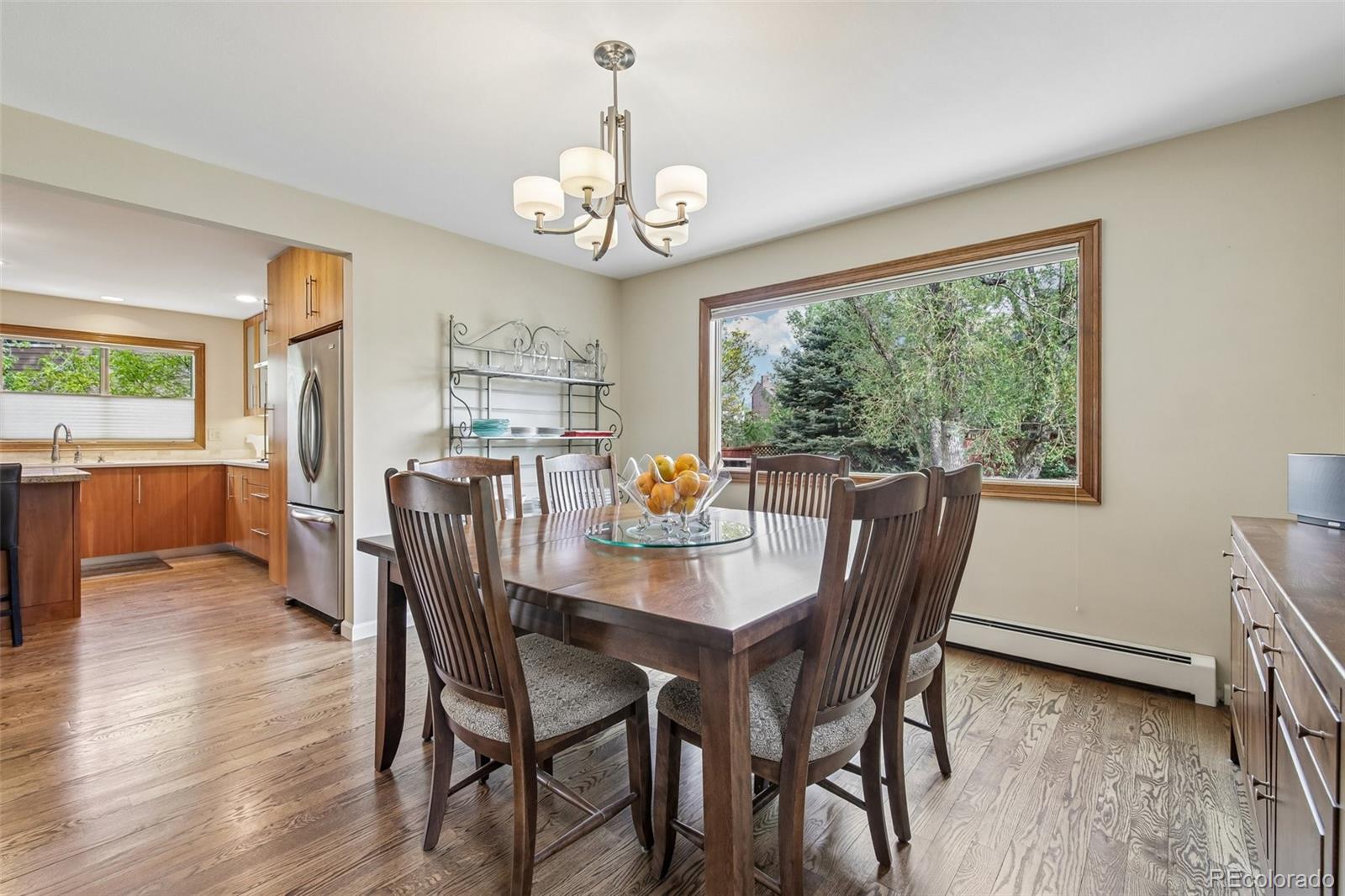 869 W Barberry Circle