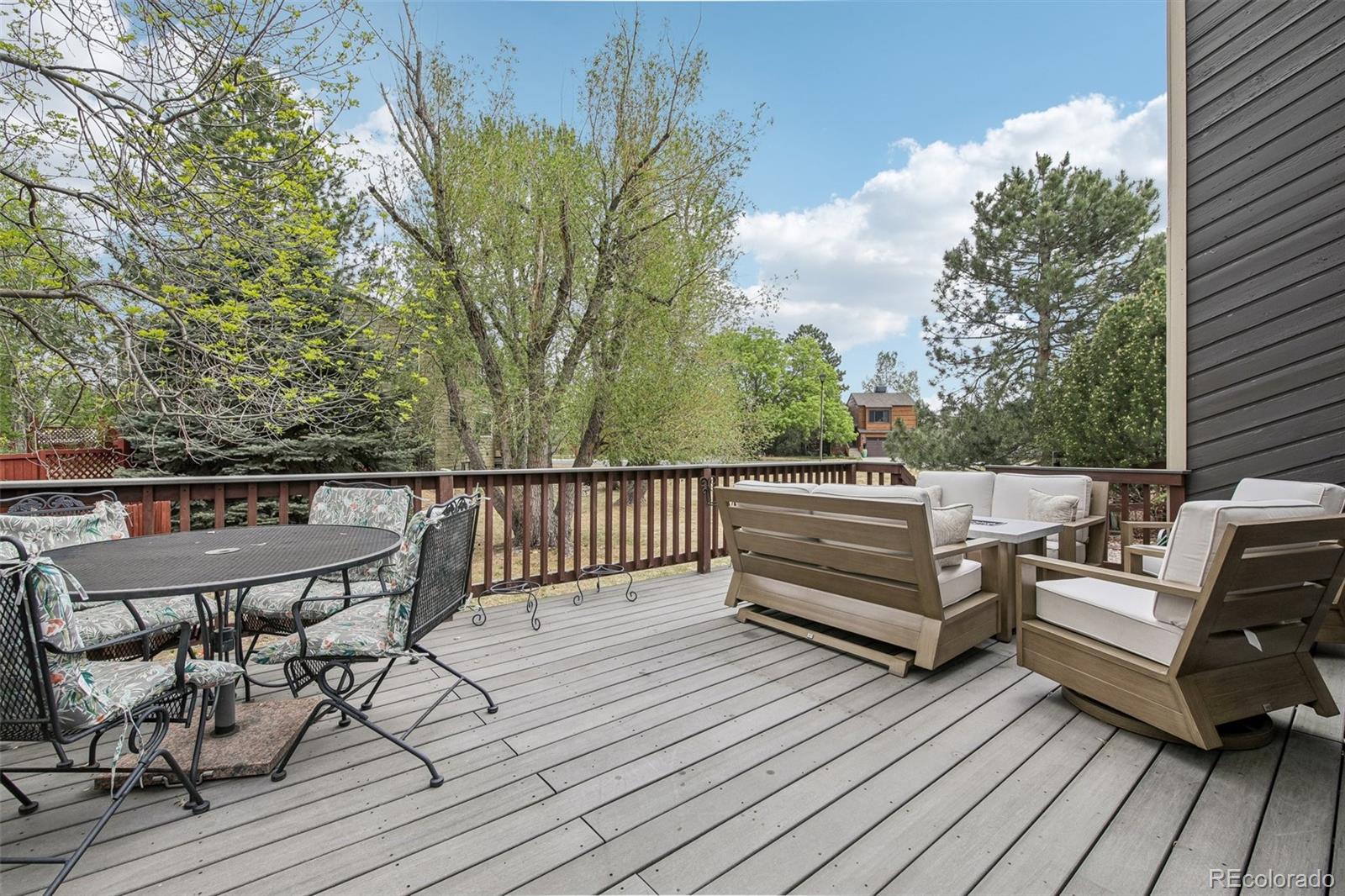 869 W Barberry Circle