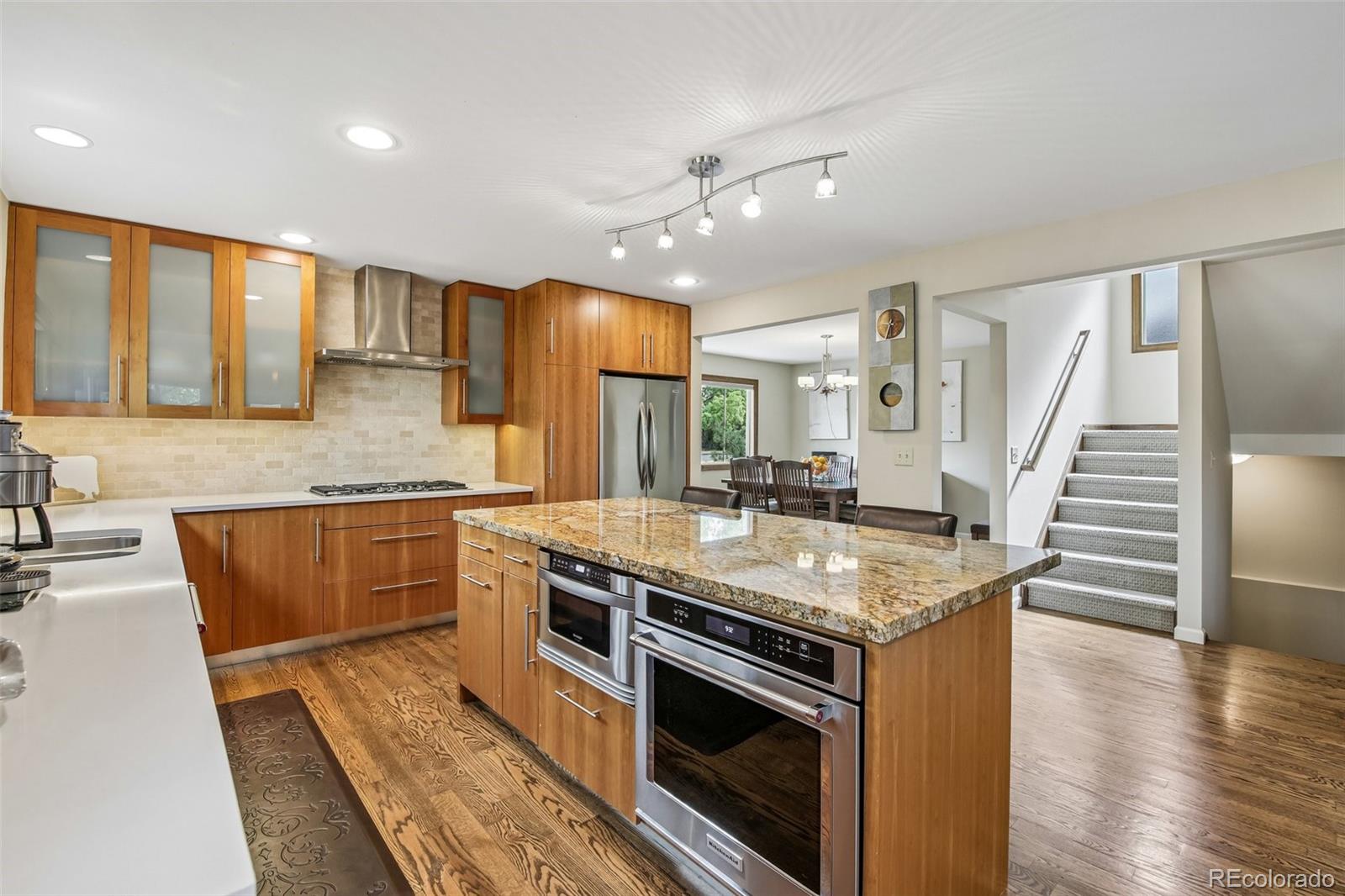 869 W Barberry Circle