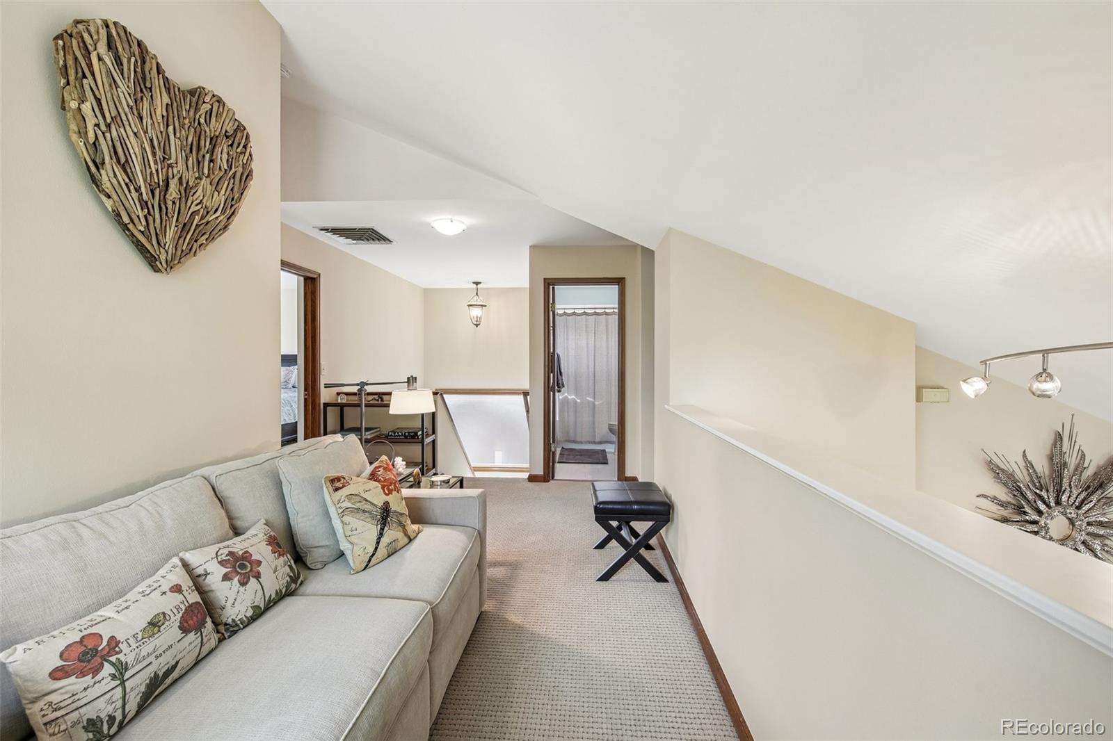 869 W Barberry Circle