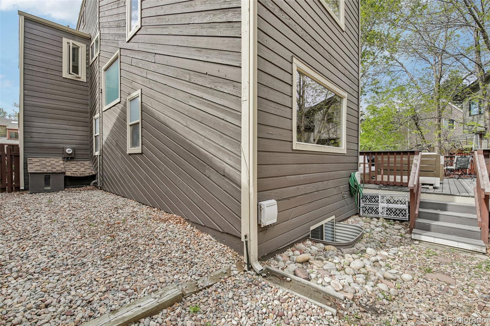 869 W Barberry Circle