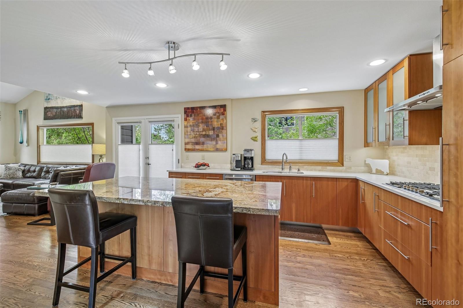 869 W Barberry Circle