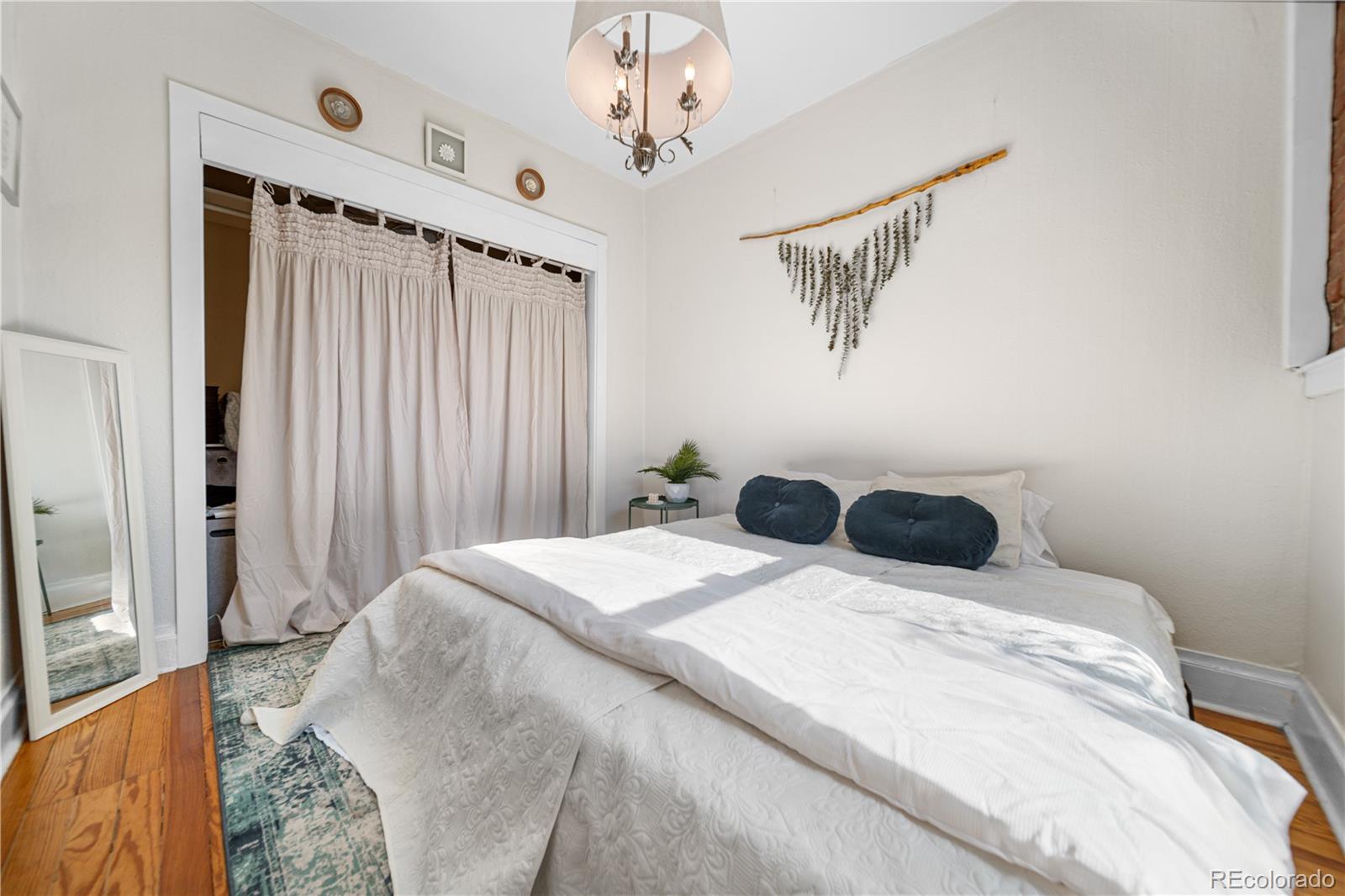 461 N Downing Street