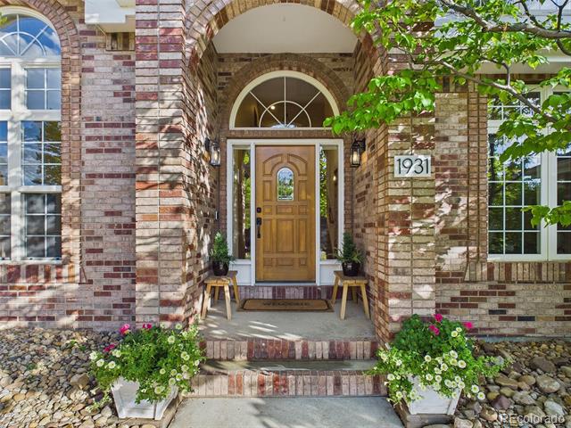 1931 Creekside Drive