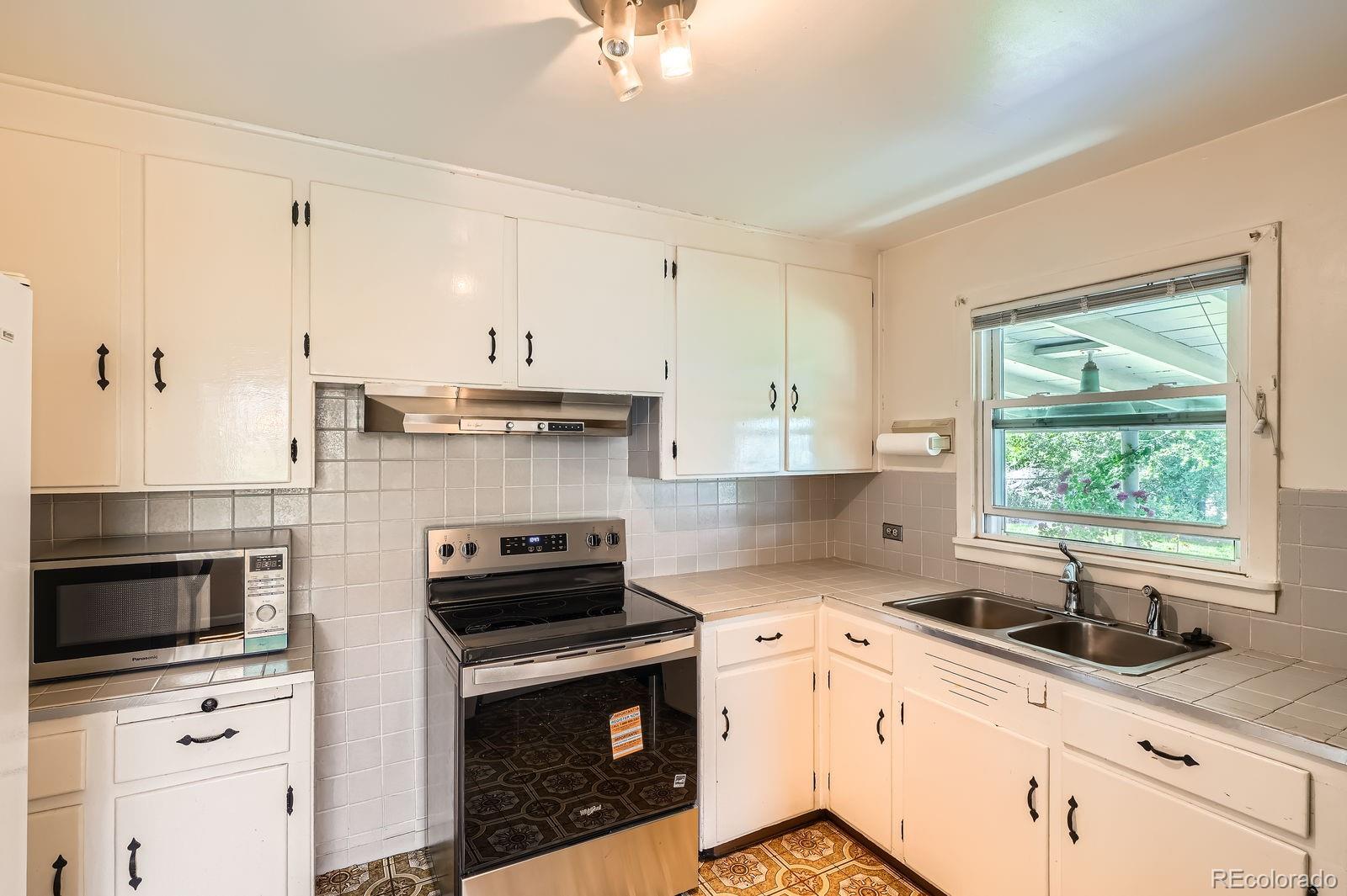 1140 S Xavier Street