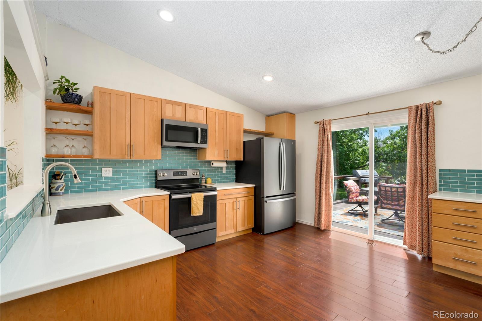 9376 W Wagon Trail Circle