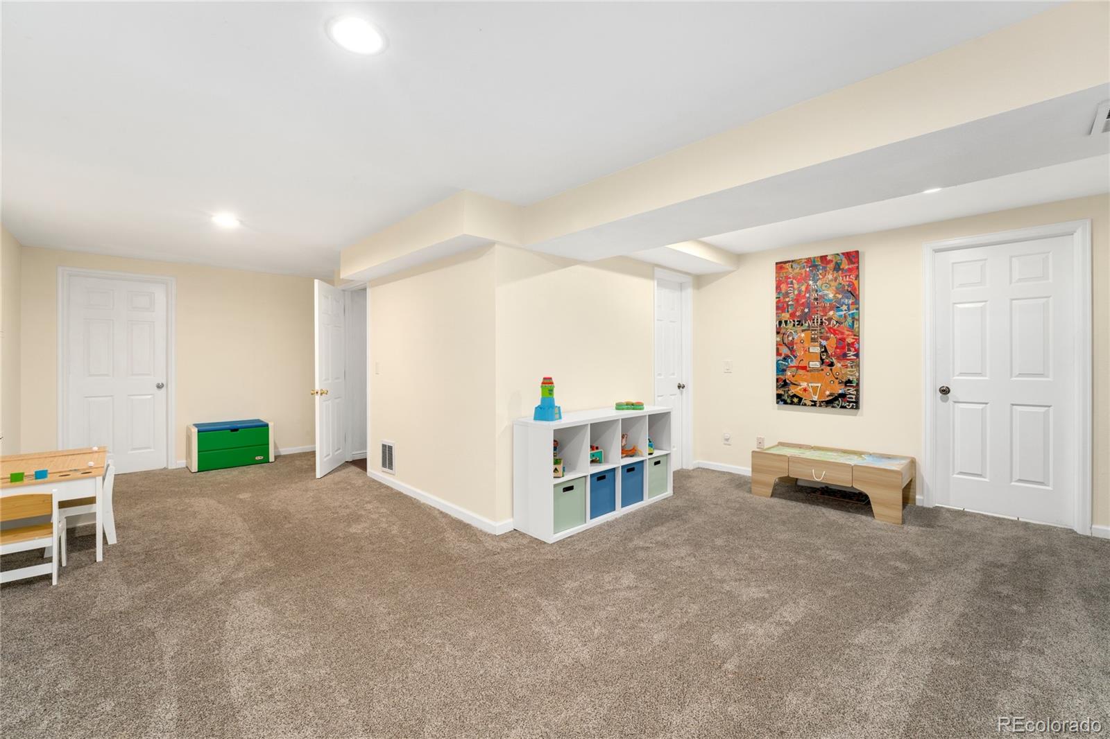 9376 W Wagon Trail Circle