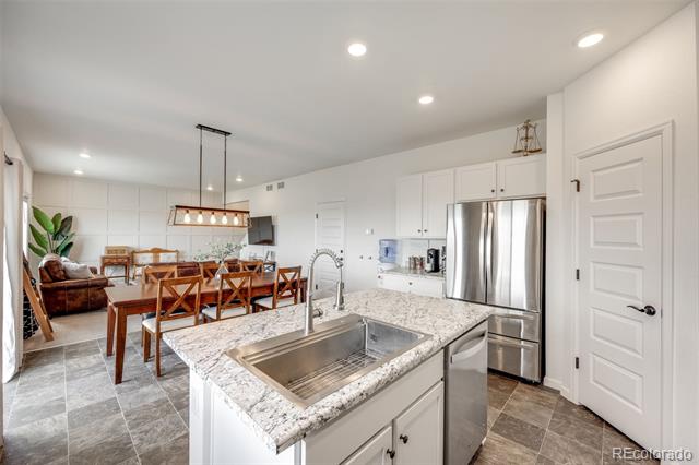 4811 River Highlands Loop
