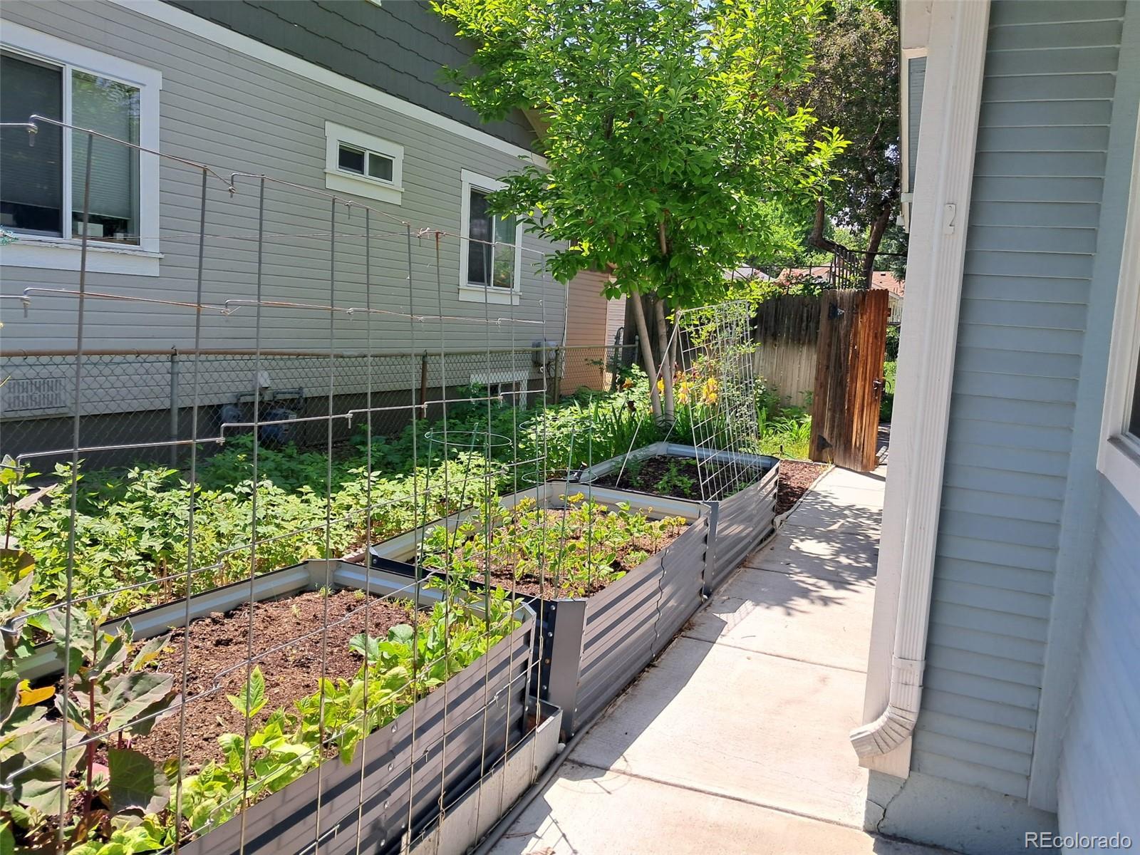 2011 S Franklin Street