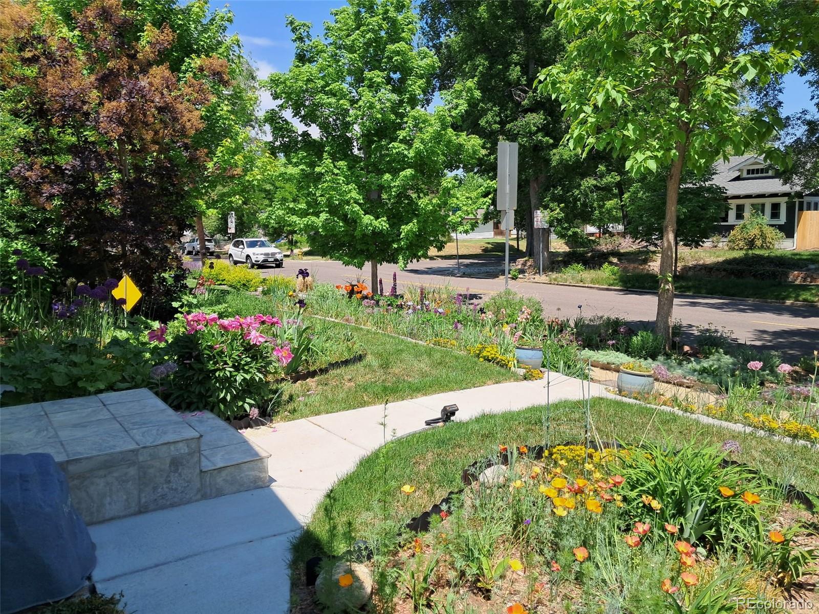 2011 S Franklin Street