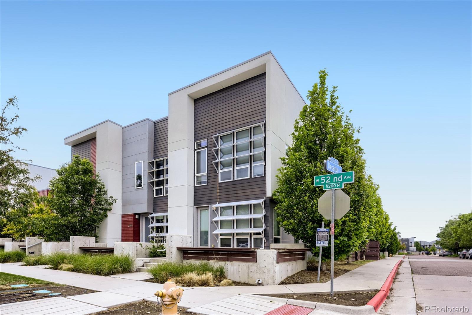 2805 W 52nd Avenue
