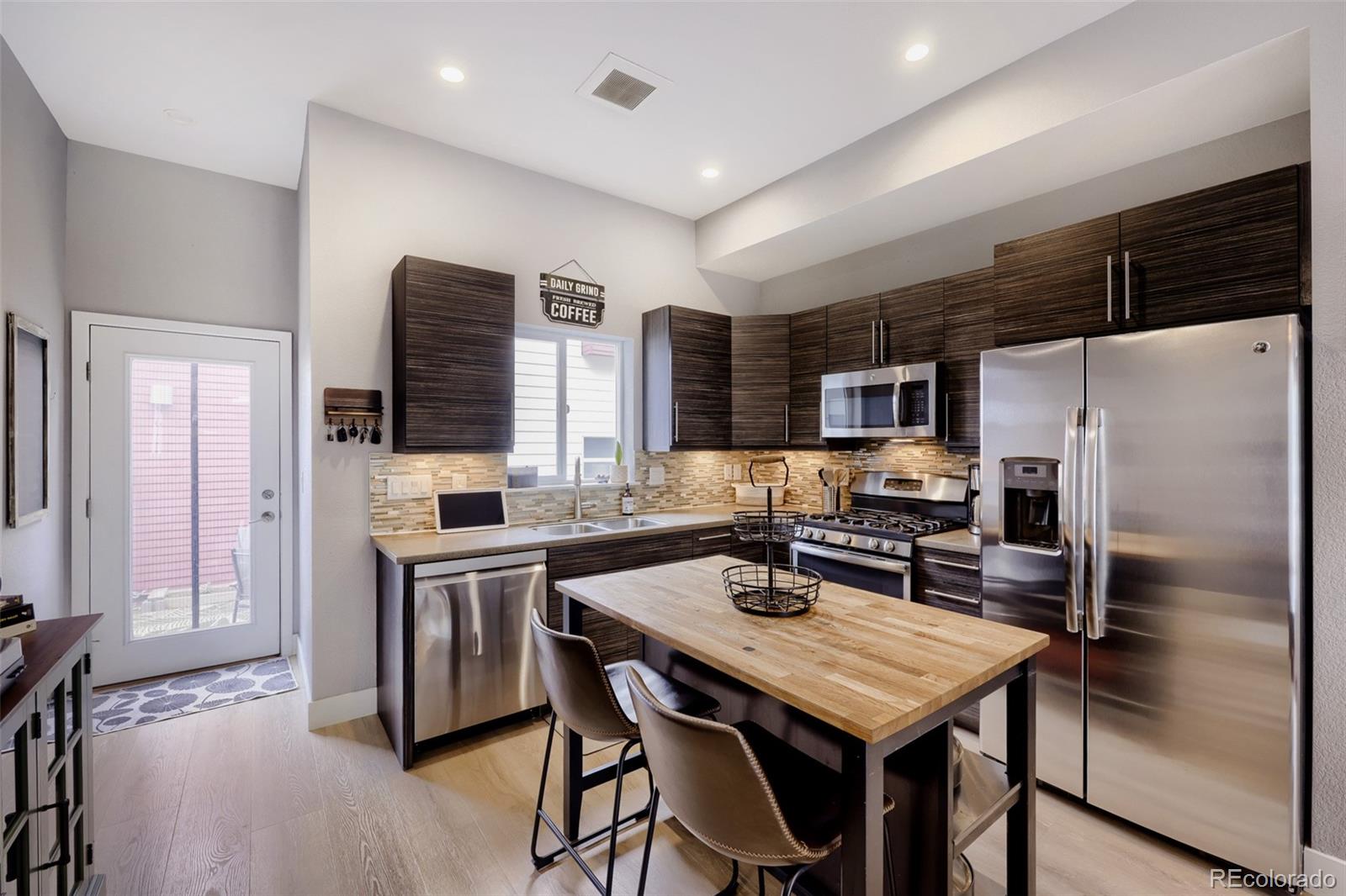 2805 W 52nd Avenue