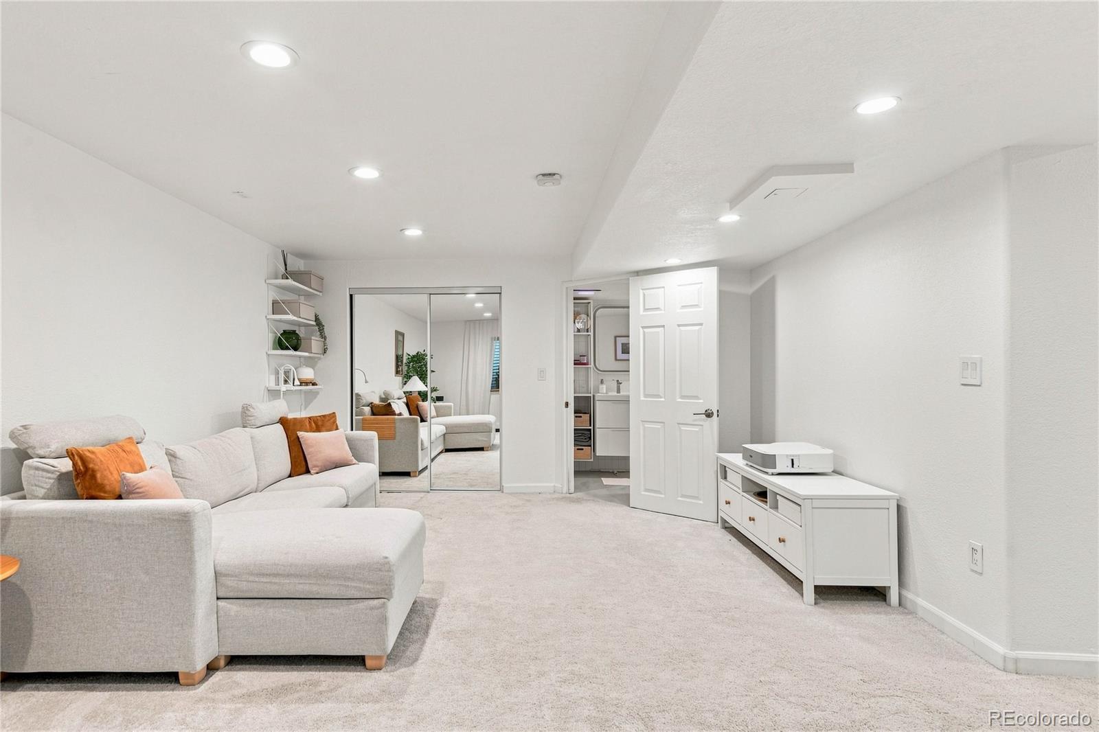148 S Locust Street