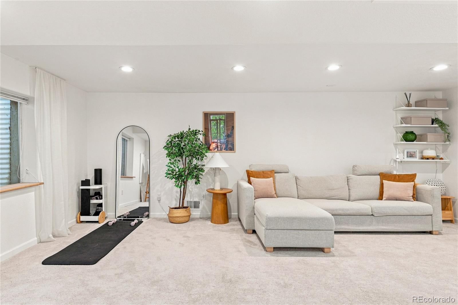 148 S Locust Street