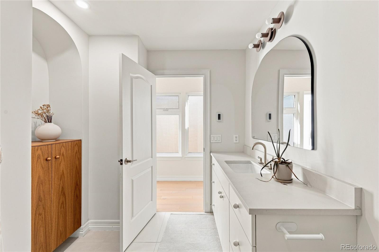 148 S Locust Street