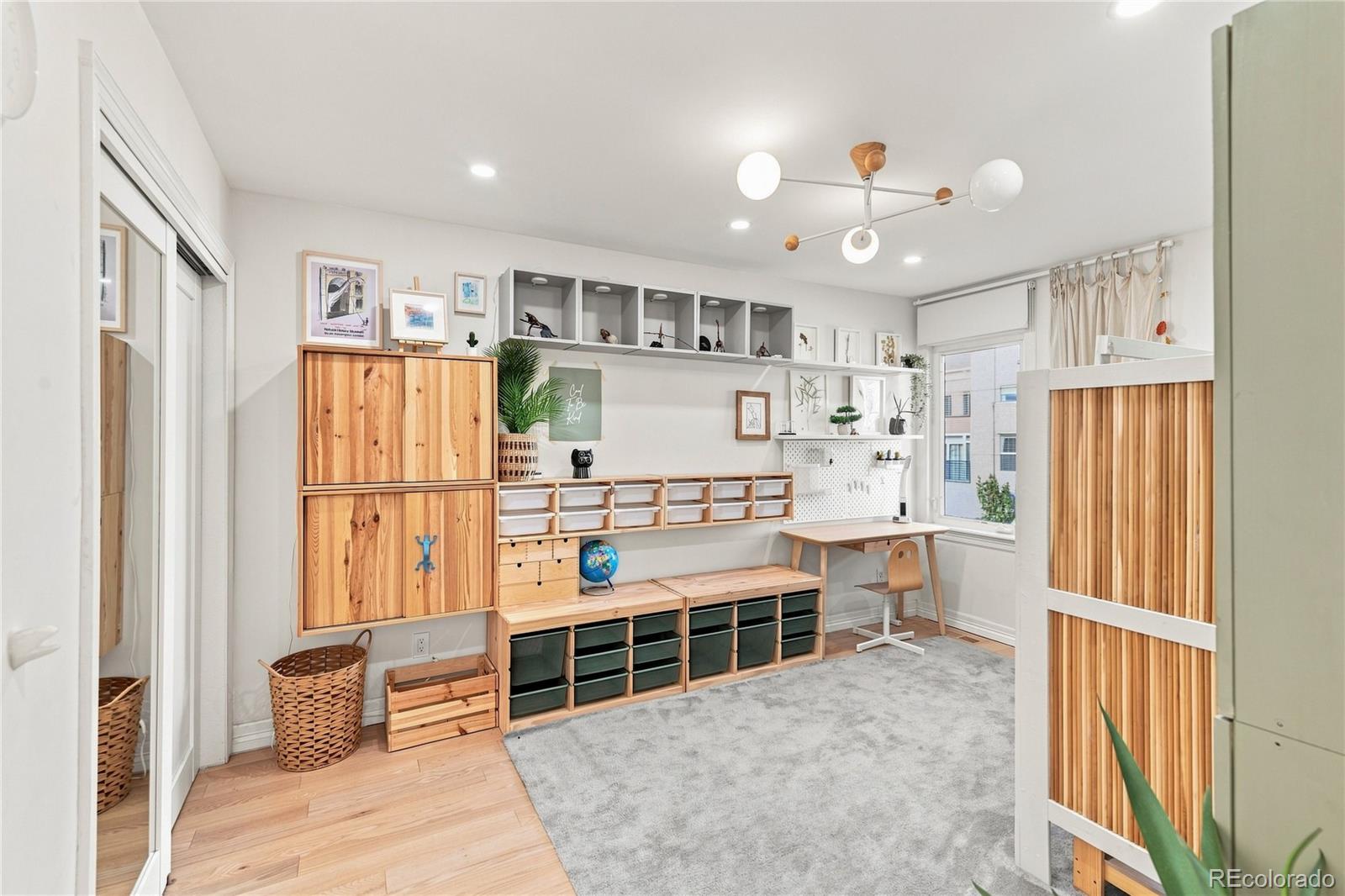 148 S Locust Street