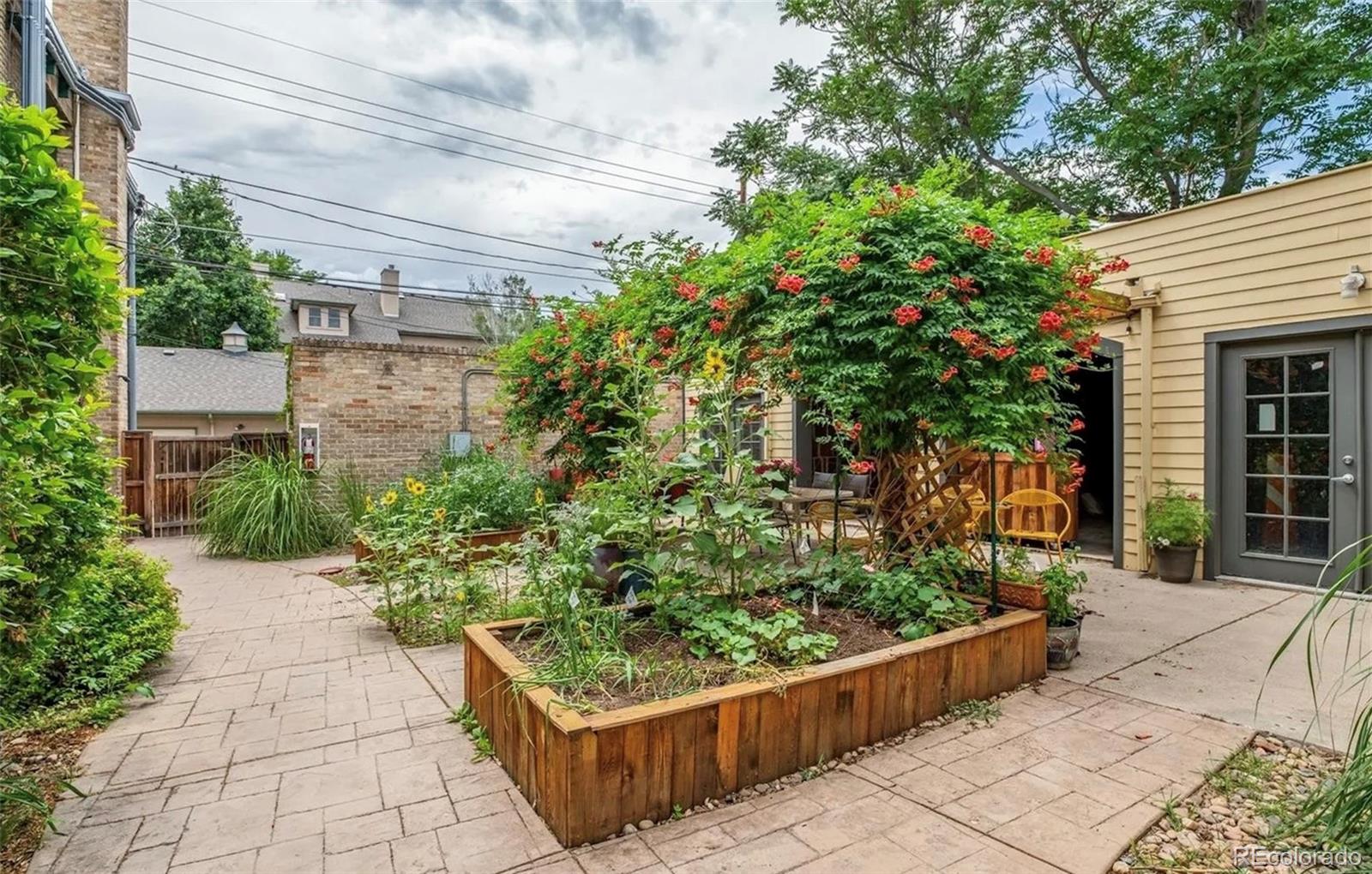 2533 E 11th Avenue Unit: 1