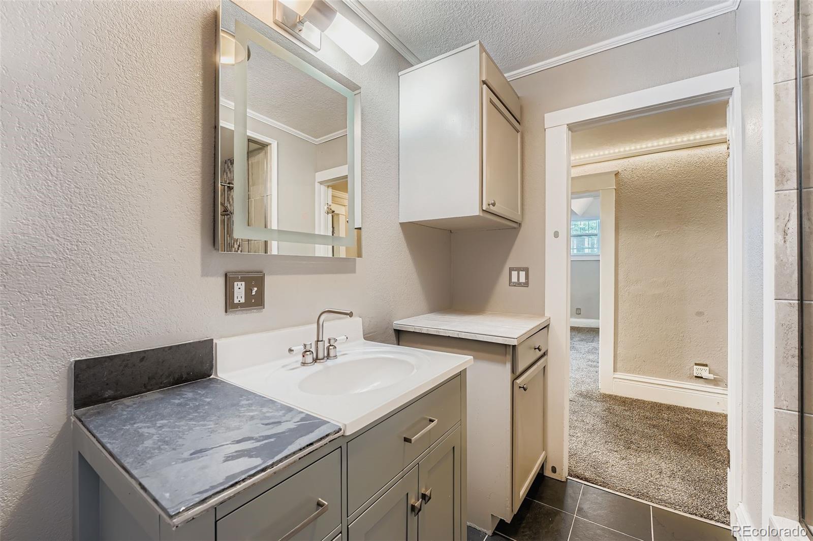 951 N Corona Street Unit: 5