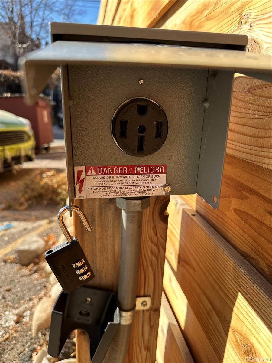 951 N Corona Street Unit: 5