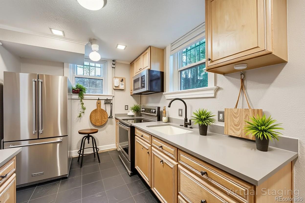 951 N Corona Street Unit: 5