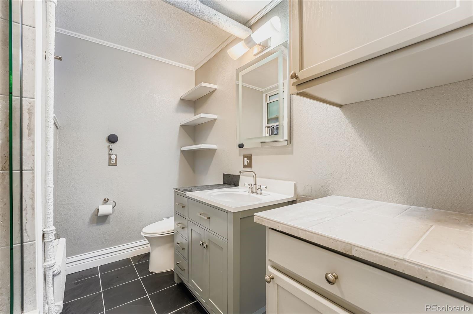 951 N Corona Street Unit: 5