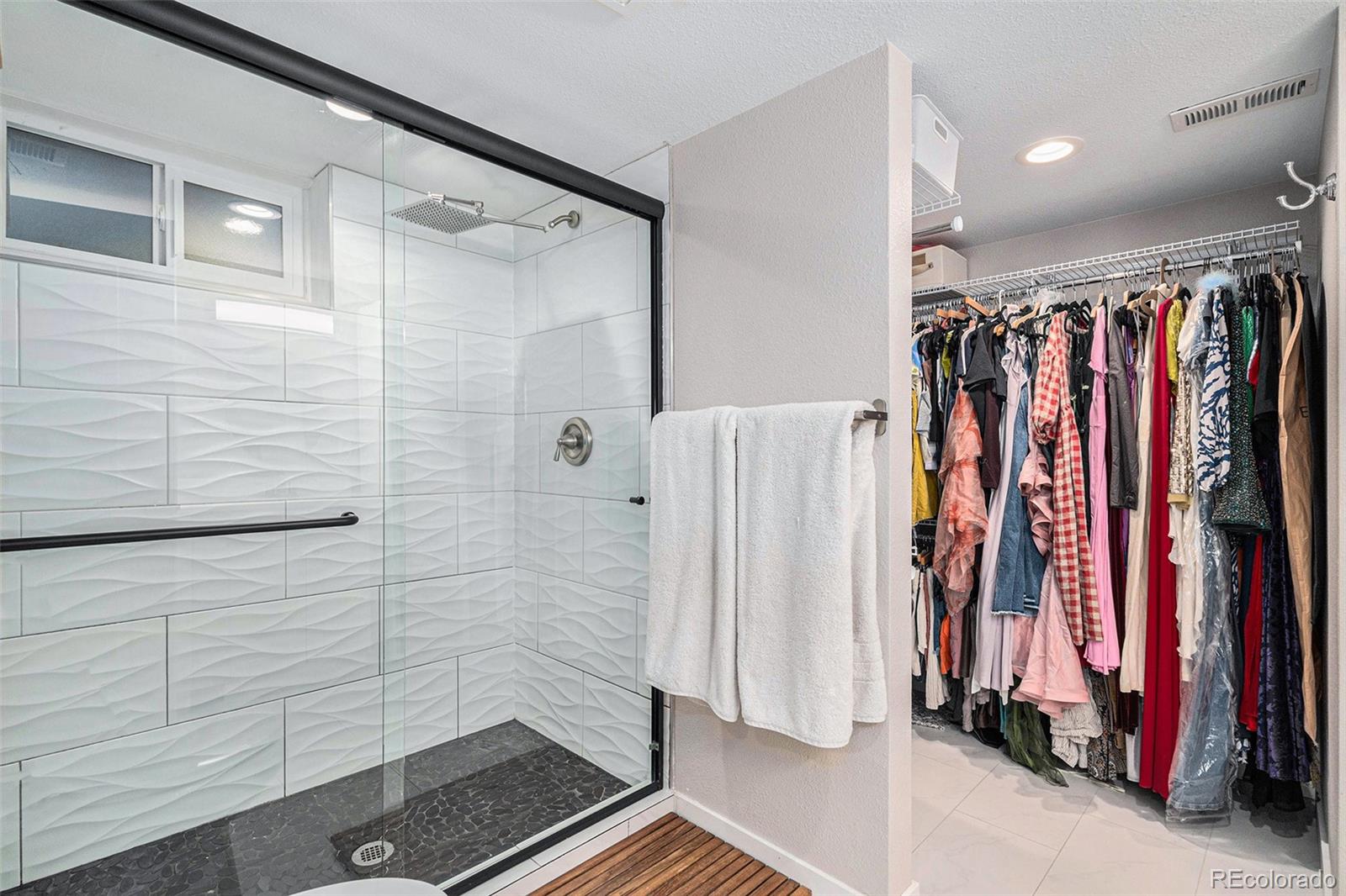 5770 S Hickory Street