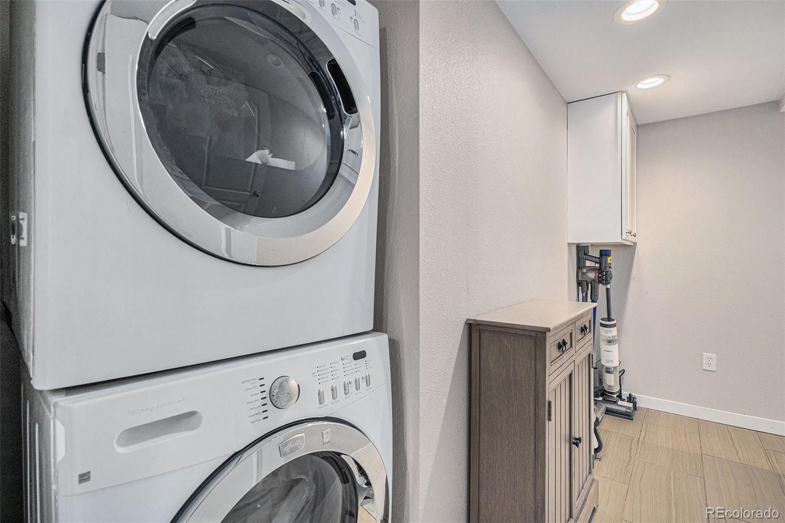 5770 S Hickory Street