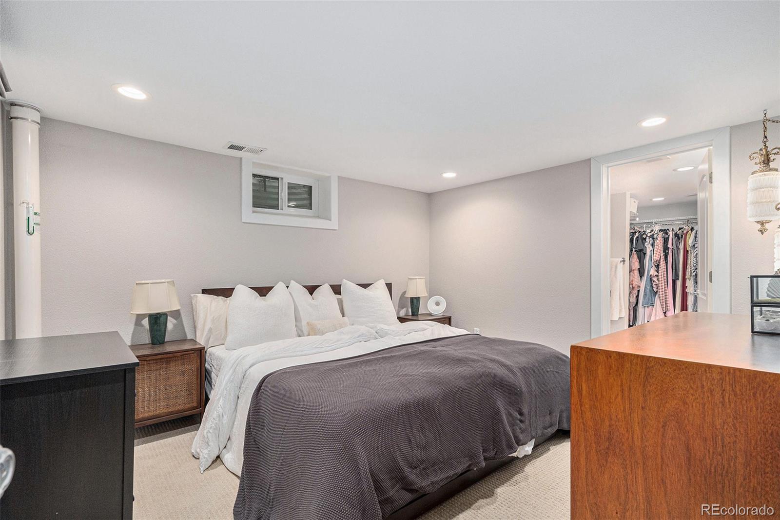 5770 S Hickory Street