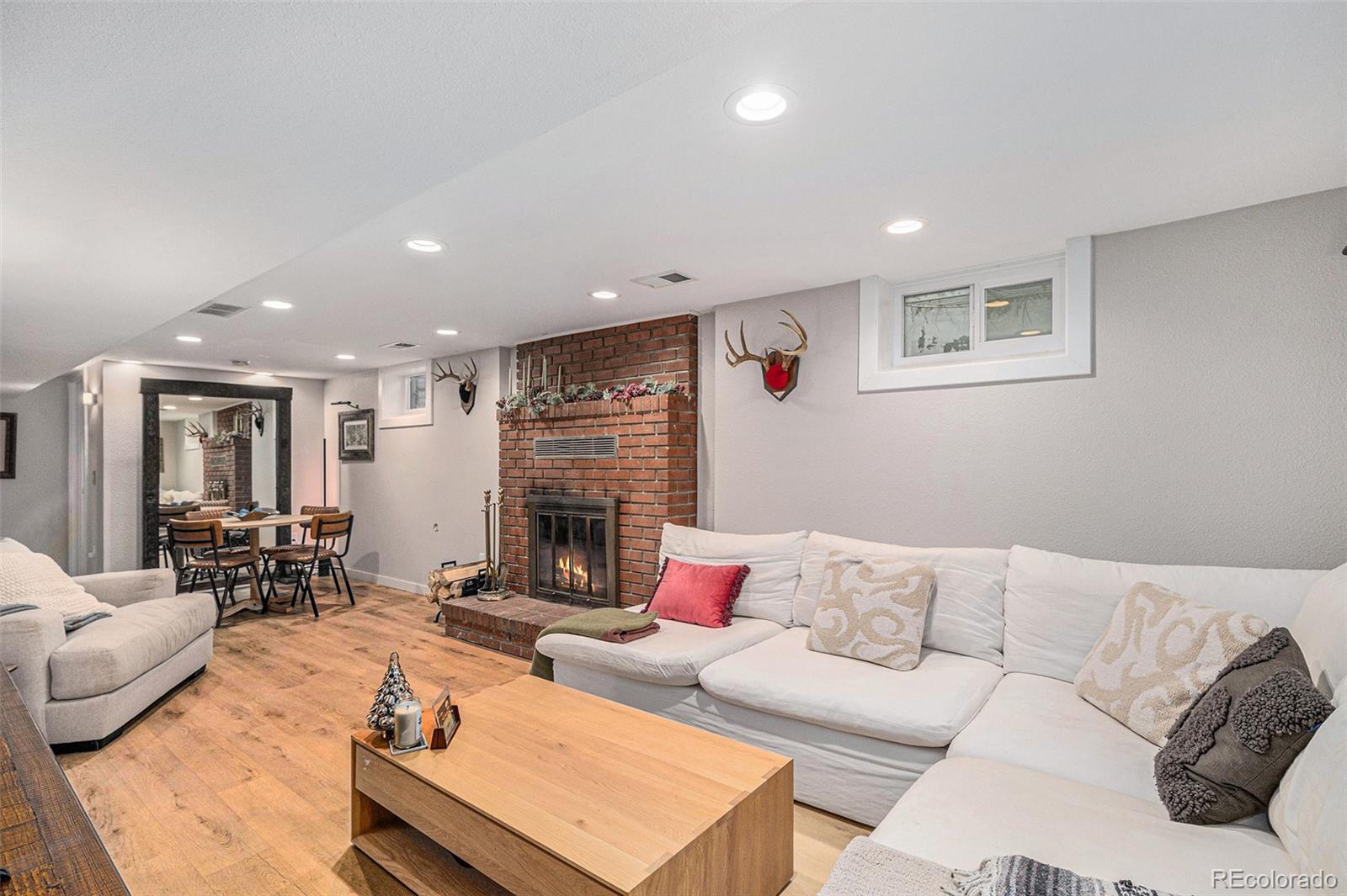 5770 S Hickory Street