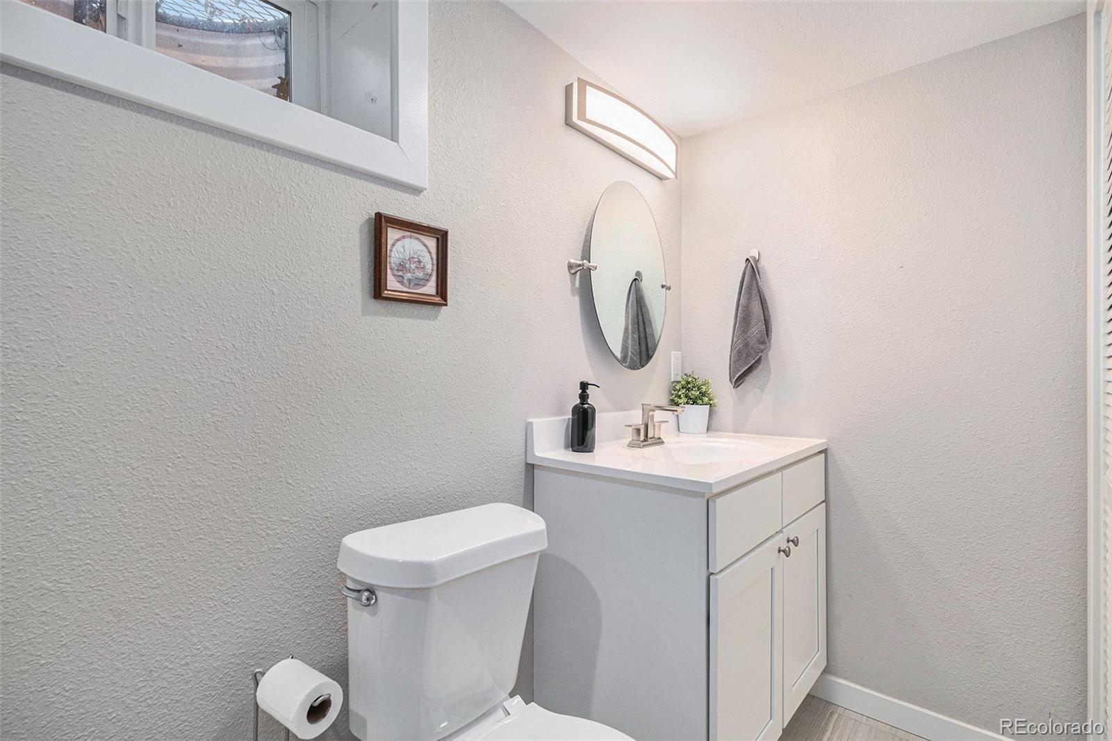 5770 S Hickory Street