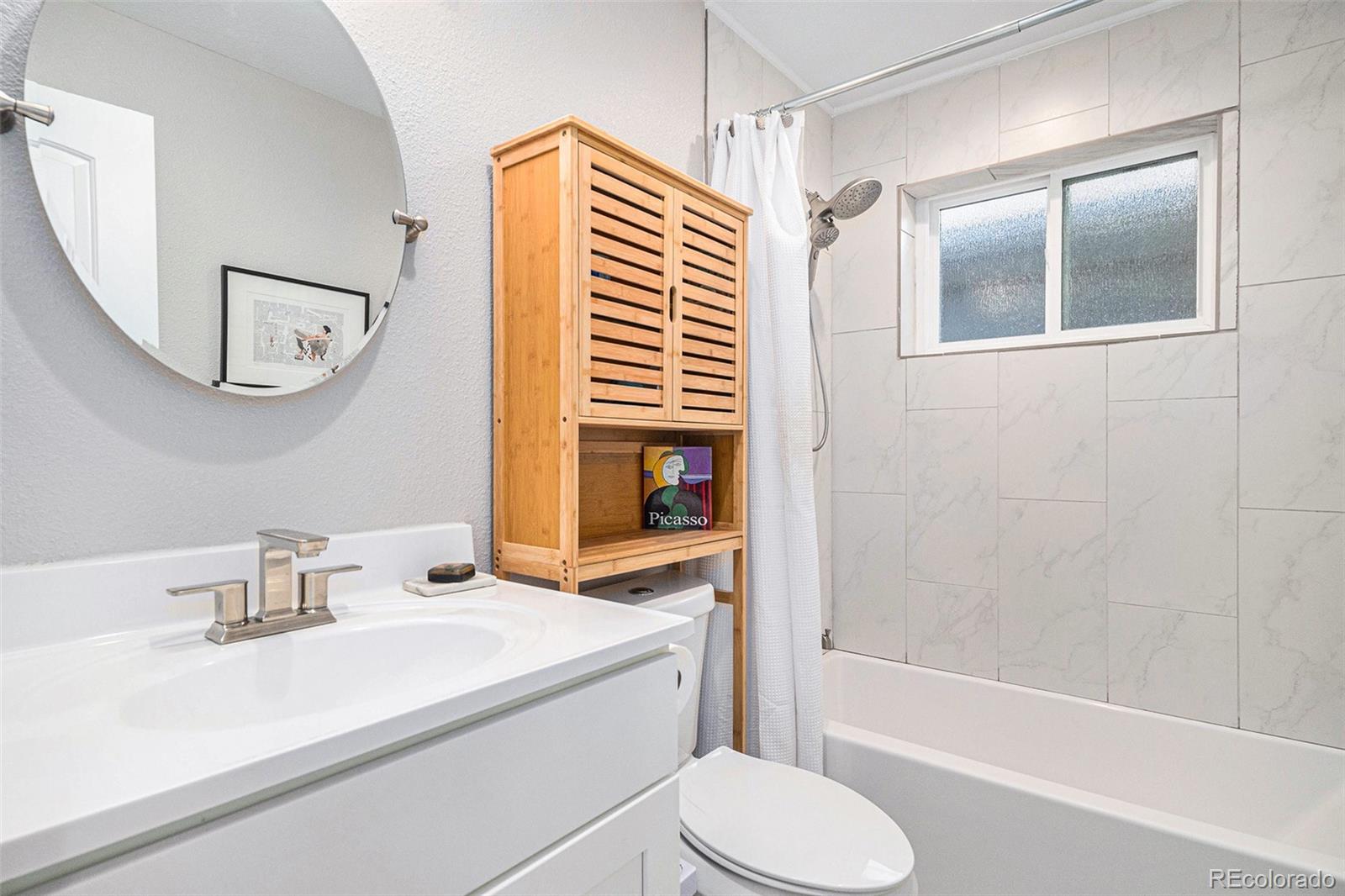 5770 S Hickory Street