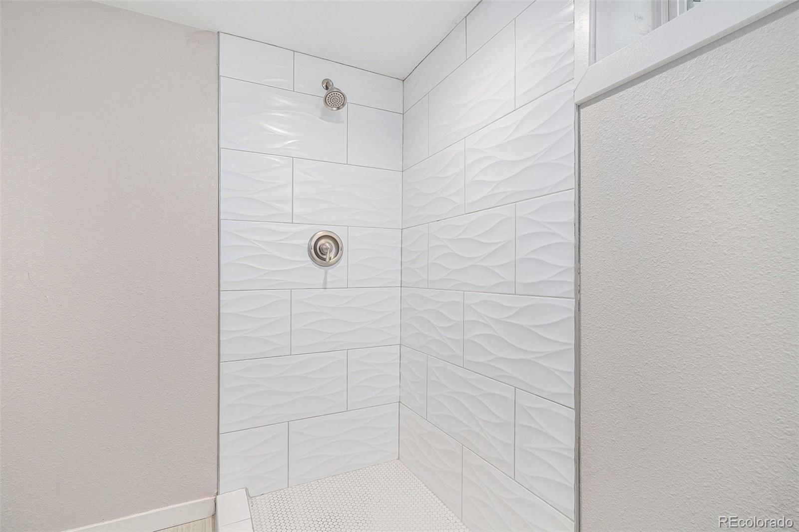 5770 S Hickory Street