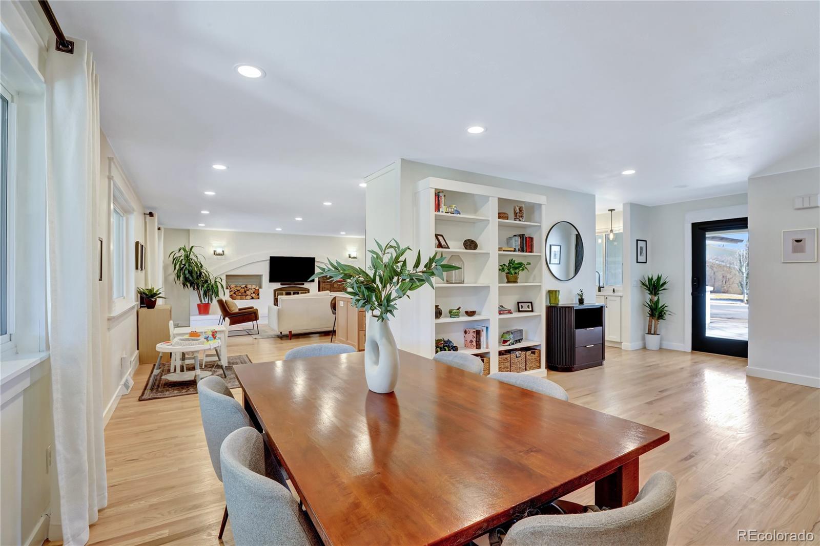 7584 W 83rd
