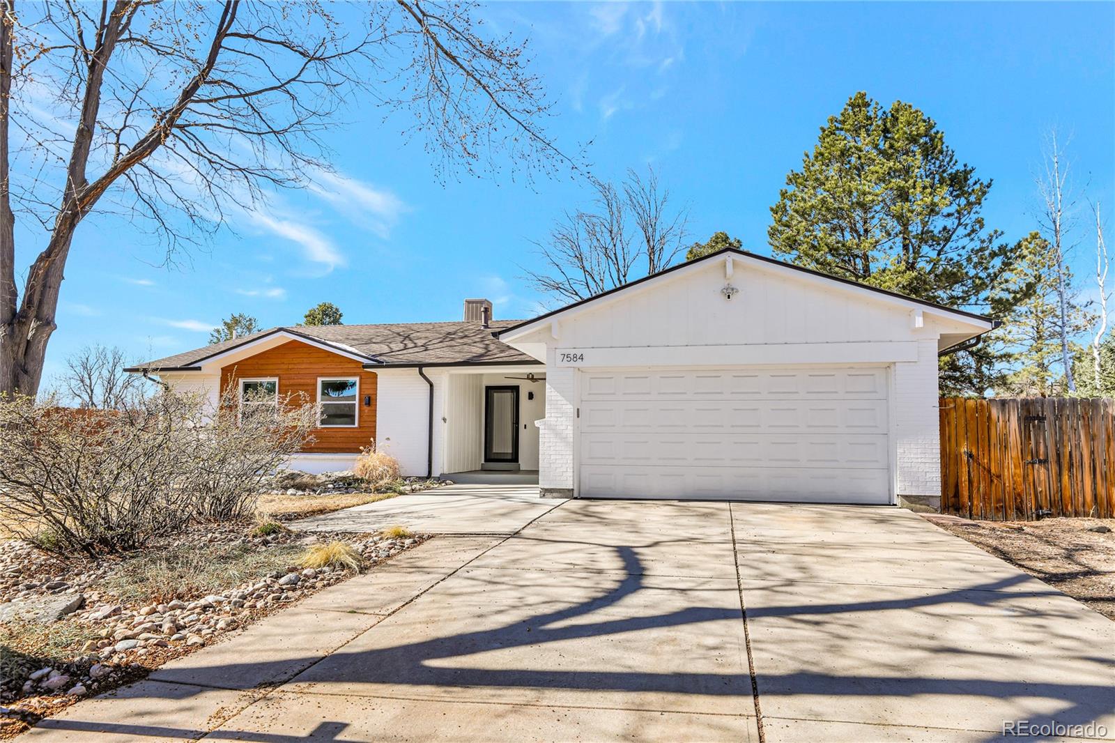 7584 W 83rd